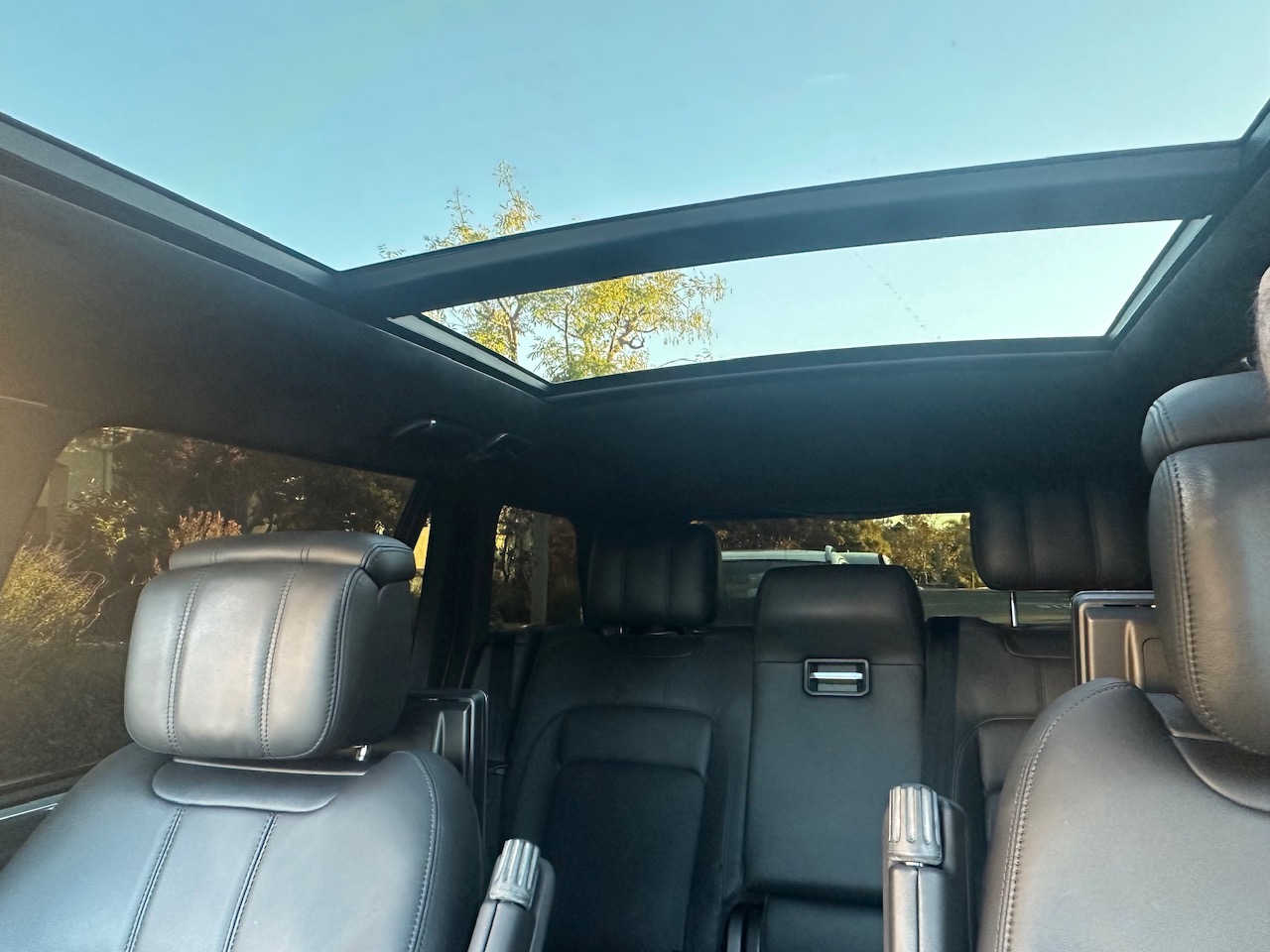 Used 2019 Land Rover Range Rover Long Wheelbase Supercharged AWD/4WD image 16