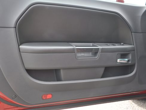 Used 2009 Dodge Challenger R/T image 12