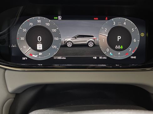 Used 2025 Land Rover Range Rover Evoque Dynamic SE image 16