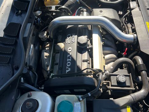 Used 1998 Volvo V70 R image 16