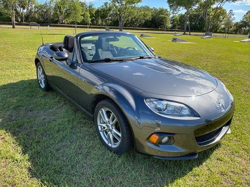 Used 2014 MAZDA MX-5 Miata Sport image 2