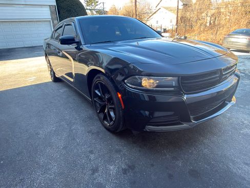 Used 2022 Dodge Charger SXT w/ Leather Interior Group image 1