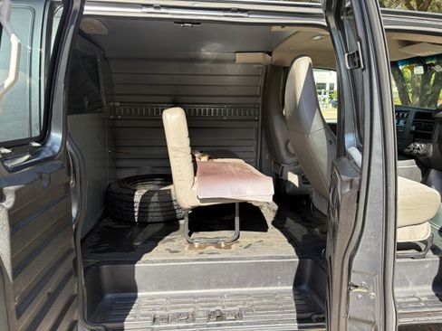 Used 2016 Chevrolet Express 2500 Extended image 26