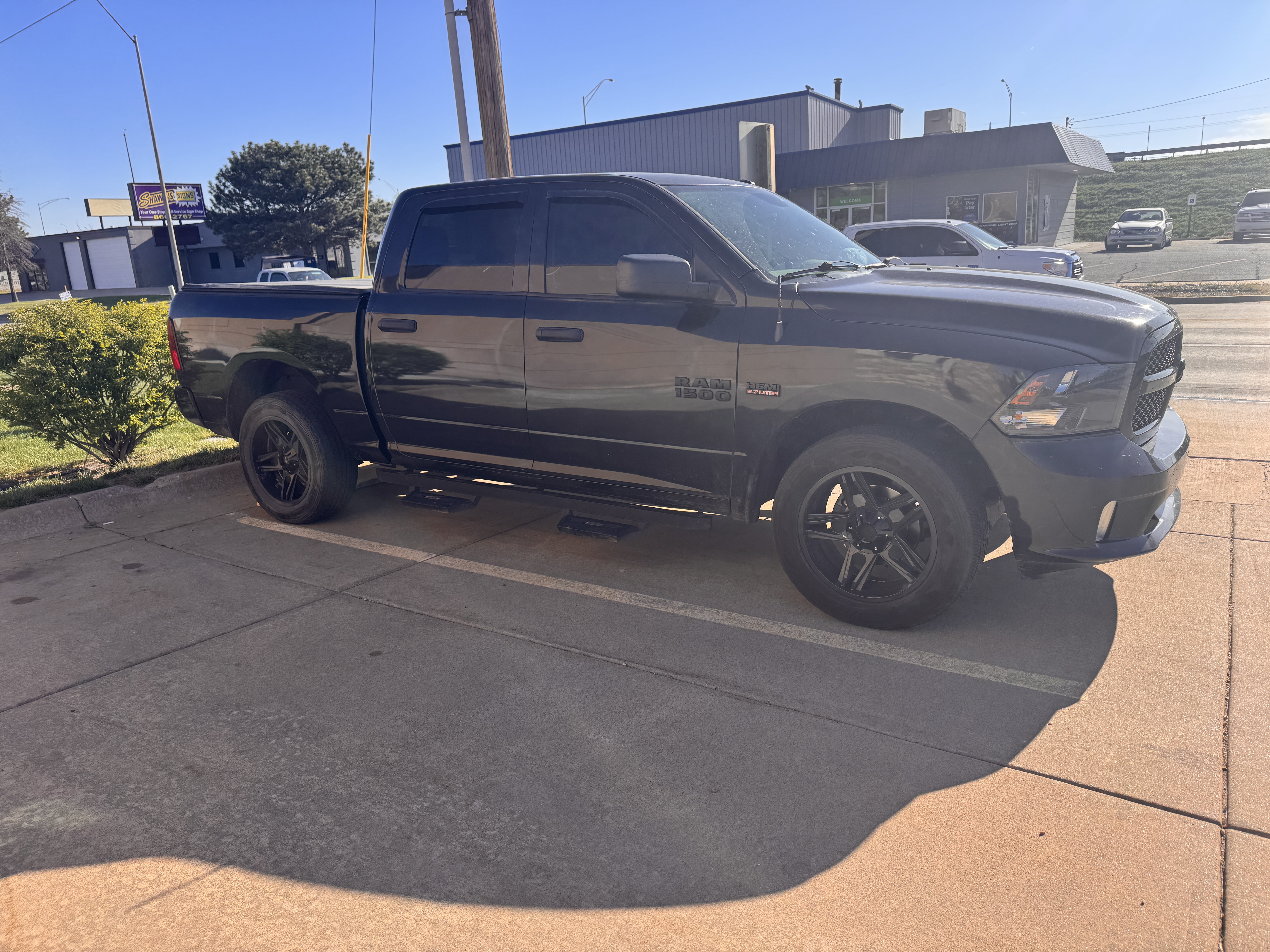 Used 2015 RAM 1500 Express AWD/4WD image 6