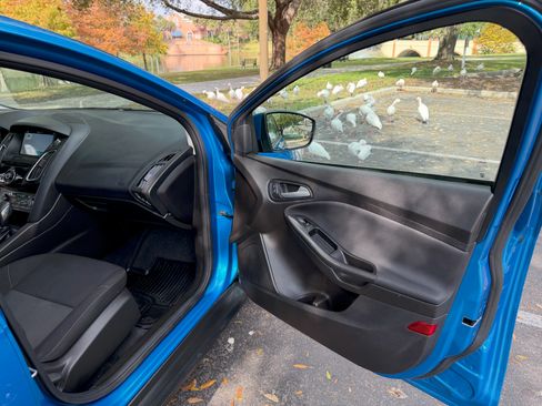 Used 2017 Ford Focus SEL w/ Cold Weather Package image 15