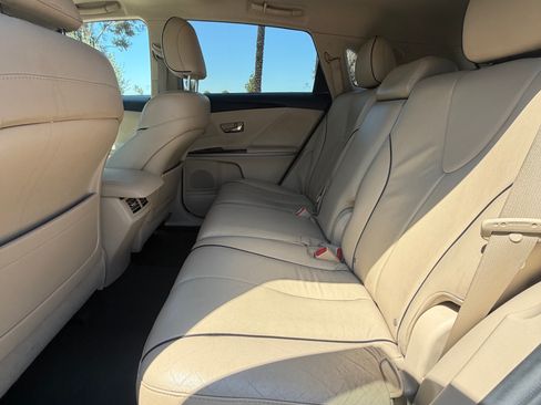 Used 2011 Toyota Venza w/ Leather Pkg FWD image 14