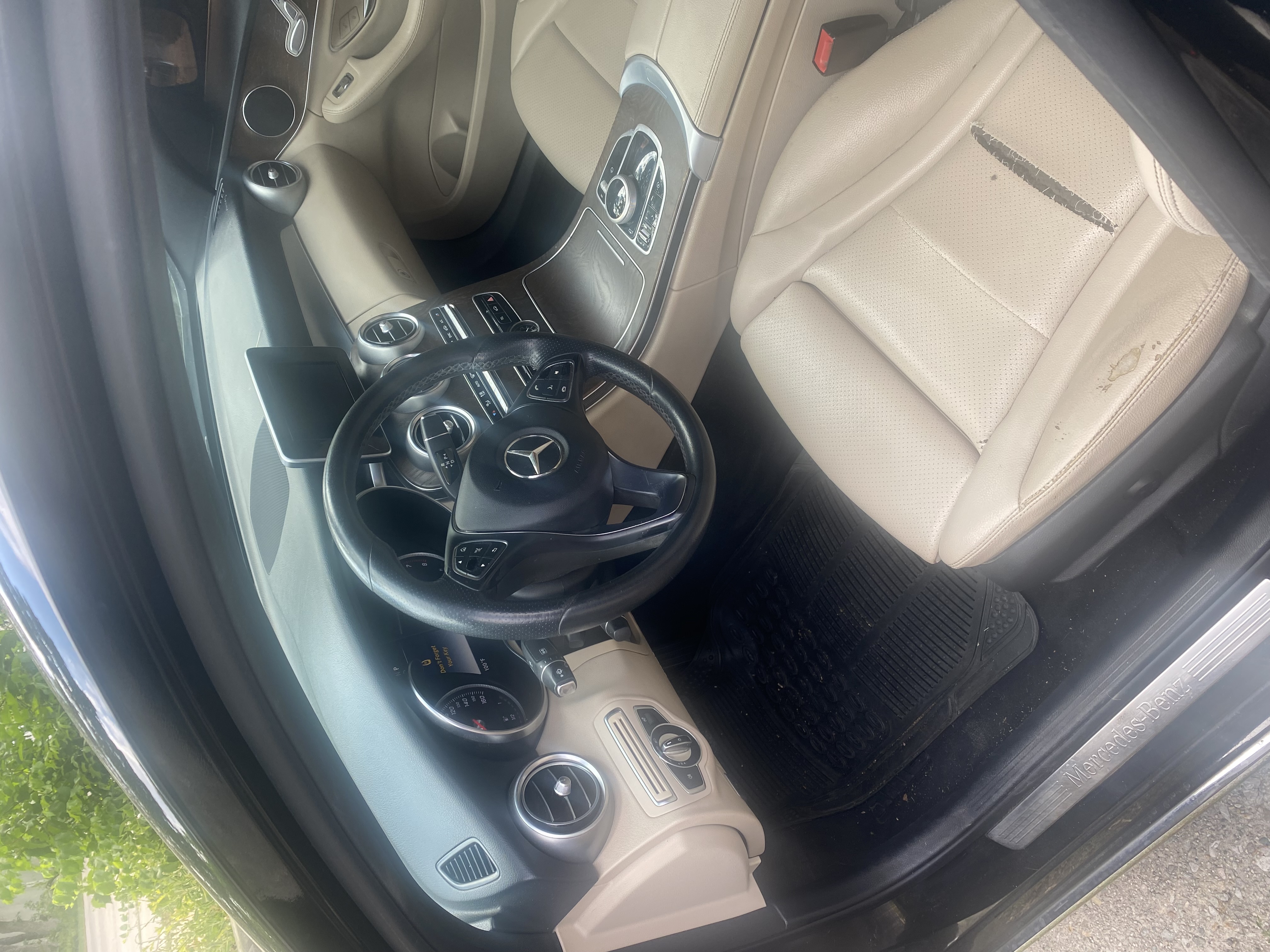 Used 2018 Mercedes-Benz C 300 Sedan image 2