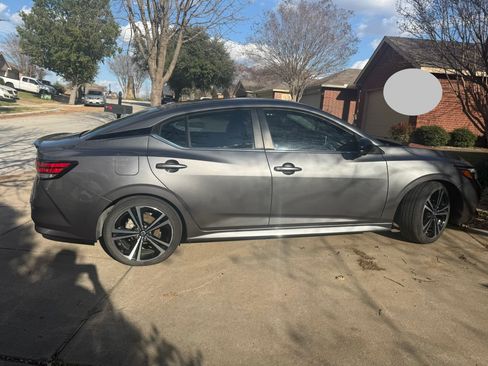 Used 2023 Nissan Sentra SR w/ SR Premium Package image 8