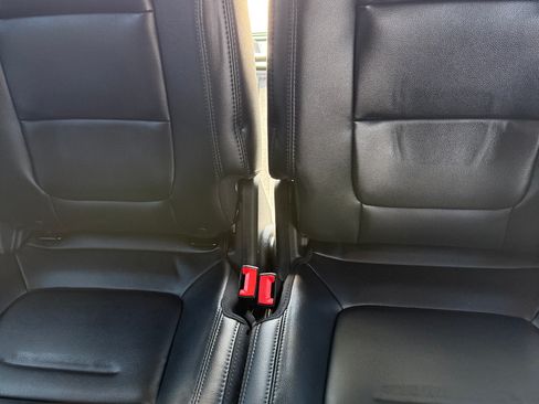 Used 2016 Ford Explorer XLT w/ Equipment Group 202A image 12