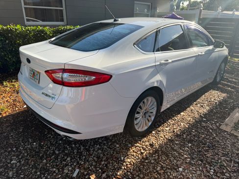 Used 2015 Ford Fusion SE image 8