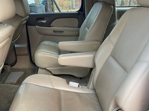 Used 2013 Chevrolet Suburban LTZ image 10