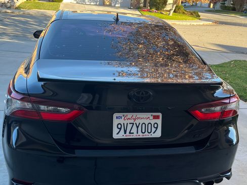 Used 2022 Toyota Camry SE image 6