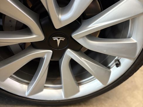Used 2020 Tesla Model 3 Standard Range Plus image 11