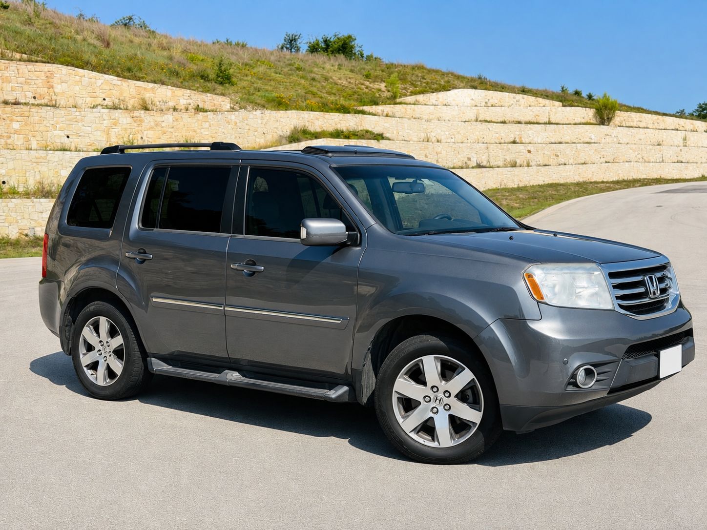 Used 2012 Honda Pilot Touring image 1