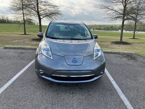Used 2015 Nissan Leaf SV w/ LED & Quick Charge Package image 2