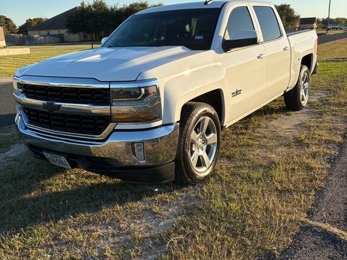 Used 2018 Chevrolet Silverado 1500 LT w/ Texas Edition image 1