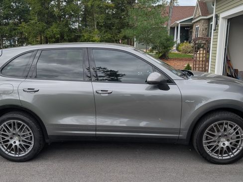 Used 2015 Porsche Cayenne Diesel image 2