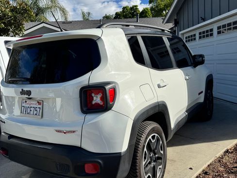 Used 2016 Jeep Renegade Trailhawk image 12