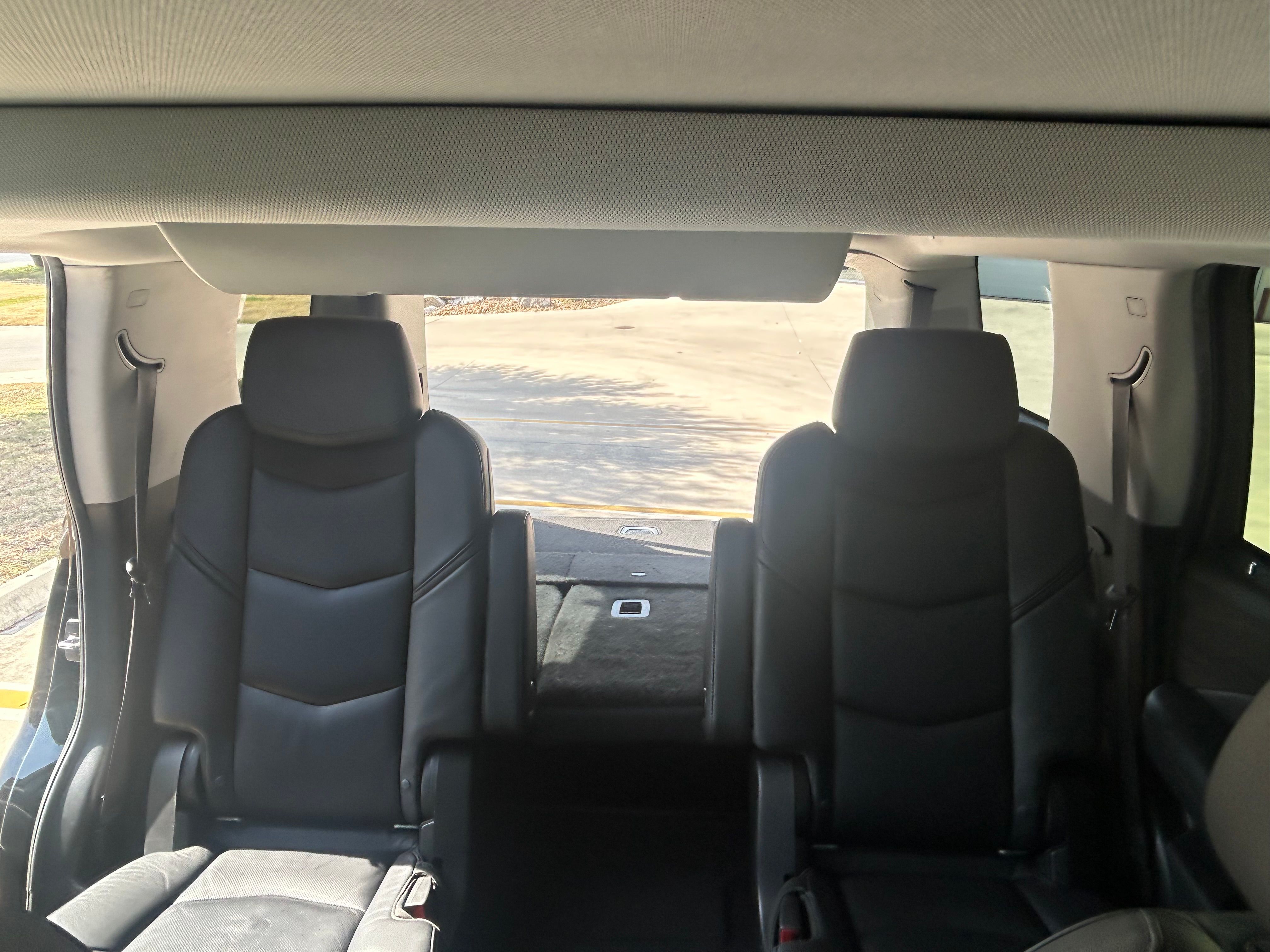 Used 2015 Cadillac Escalade Luxury AWD/4WD image 8