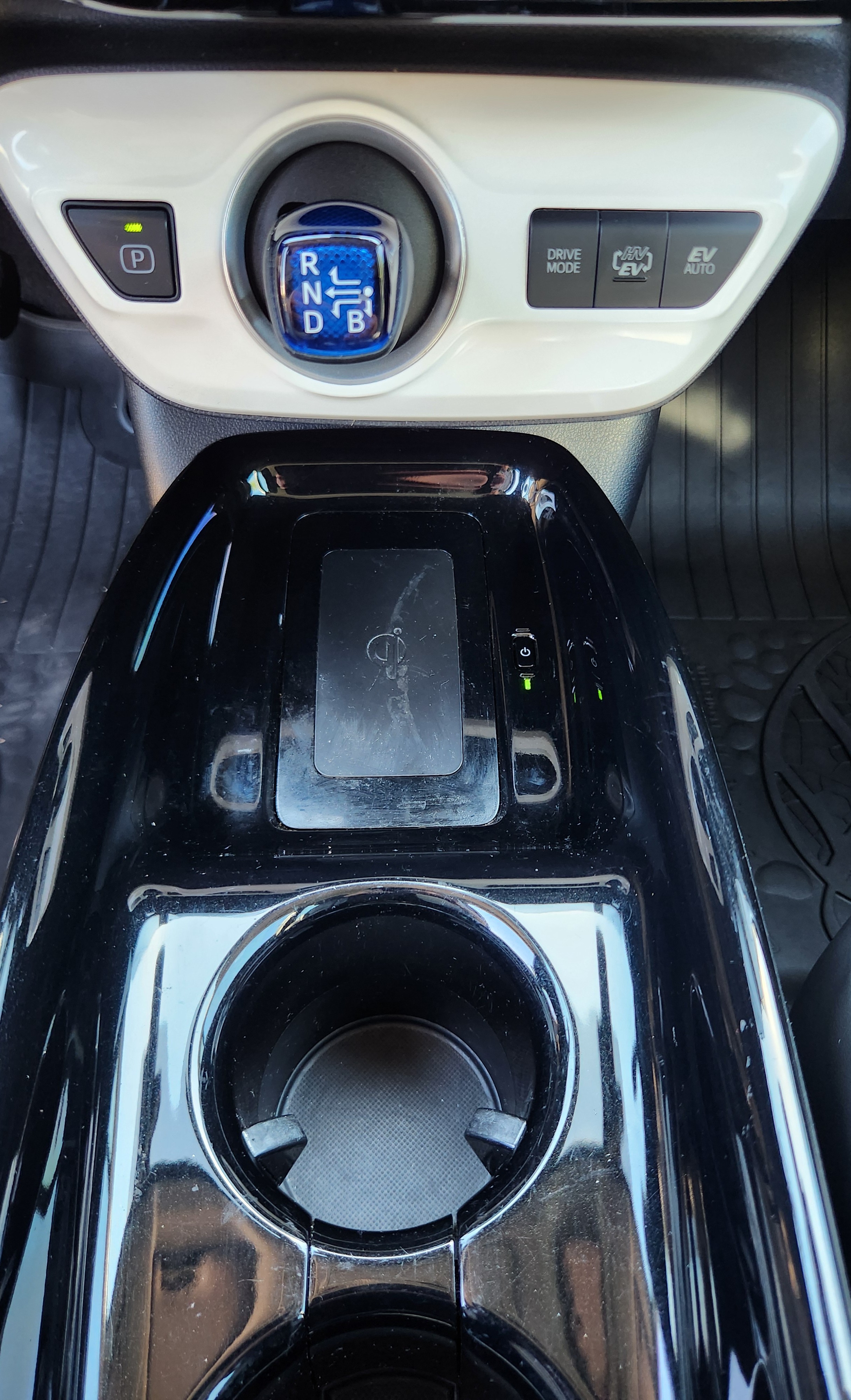 Used 2019 Toyota Prius Prime Advanced FWD image 16
