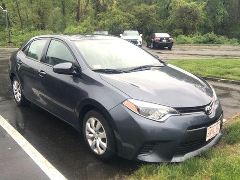 Used 2015 Toyota Corolla LE FWD image 5