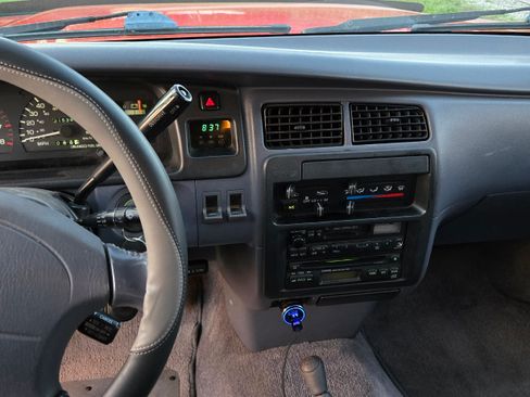 Used 1997 Toyota T100 SR5 image 8