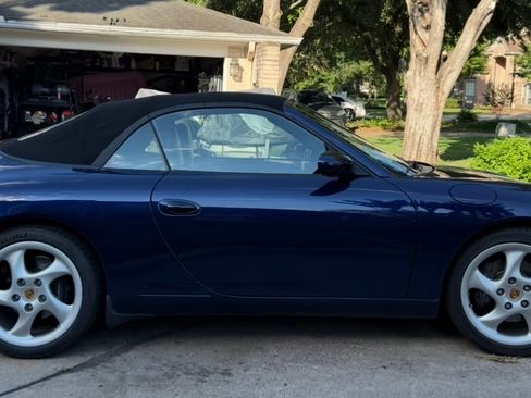 Used 2001 Porsche 911 Carrera 4 image 2