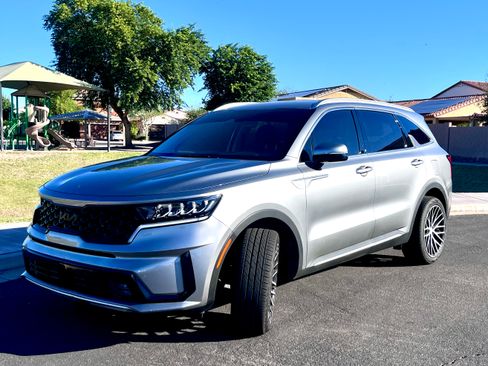 Used 2023 Kia Sorento EX image 4
