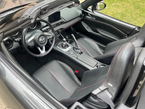 Used 2019 MAZDA MX-5 Miata Club w/ Brembo/BBS Package image 9