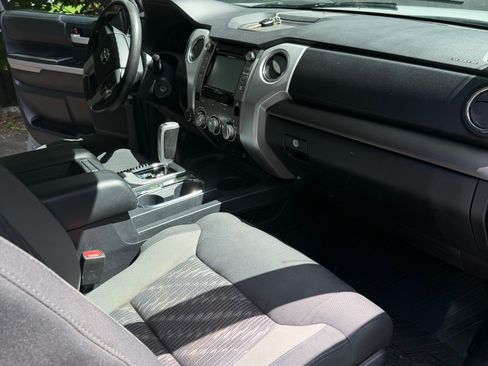 Used 2018 Toyota Tundra SR5 AWD/4WD image 9
