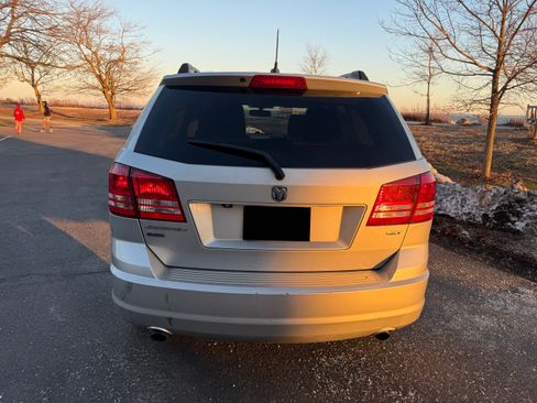 Used 2009 Dodge Journey SXT w/ Rear Seat Video Group image 6
