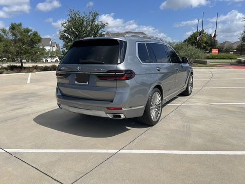 Used 2025 BMW X7 xDrive40i w/ Premium Package AWD/4WD image 2