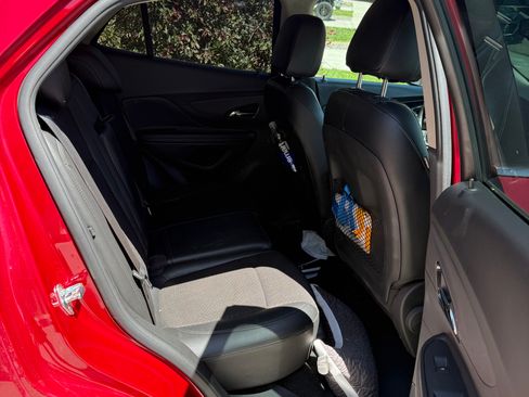Used 2019 Buick Encore Preferred AWD/4WD image 9
