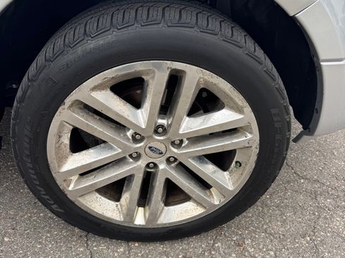 Used 2015 Ford Expedition Platinum AWD/4WD image 25