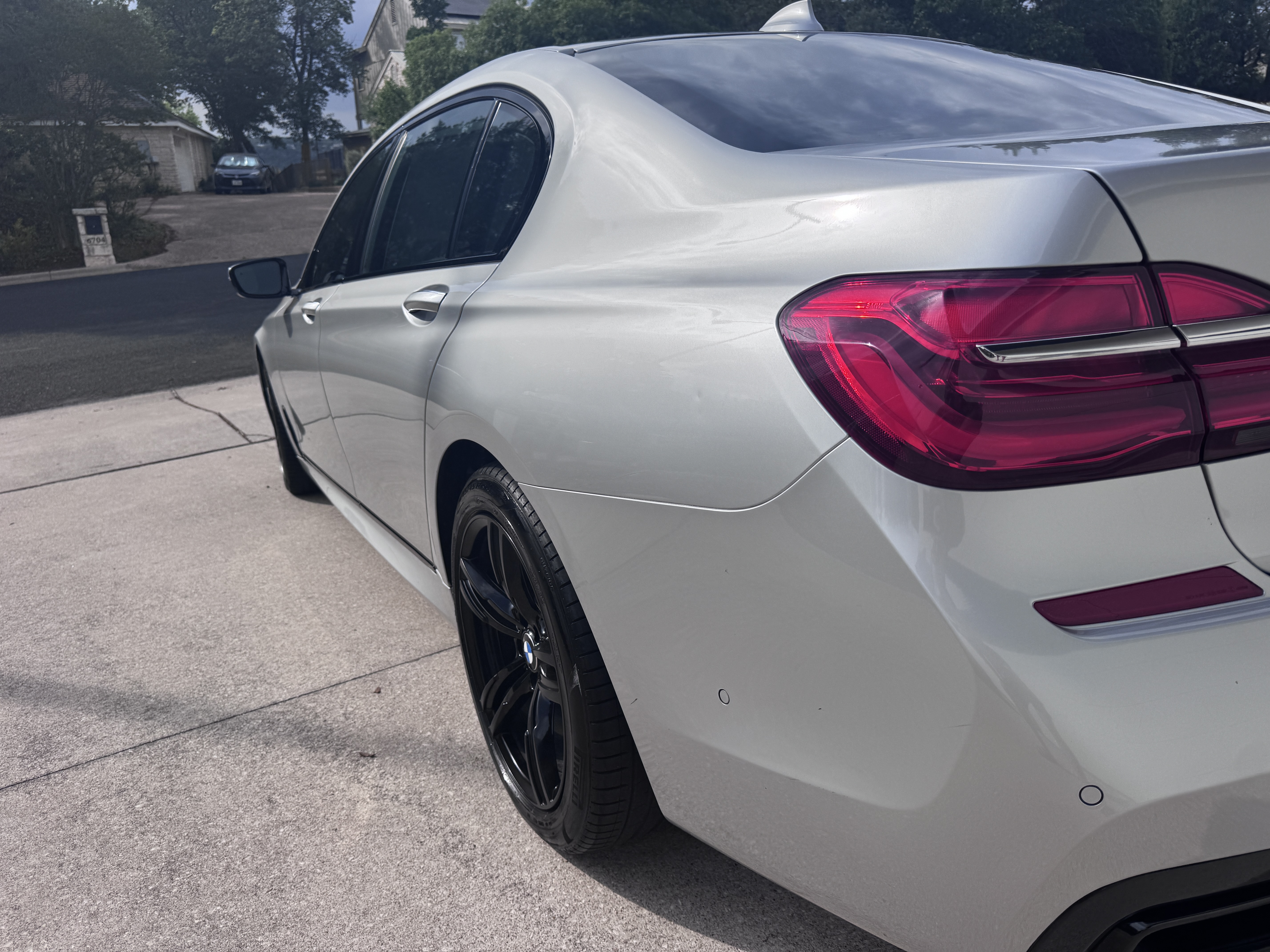 Used 2017 BMW 750i xDrive AWD/4WD image 12