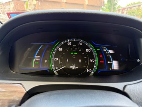 Used 2017 Honda Accord Touring image 14