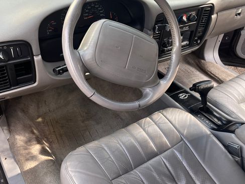 Used 1996 Chevrolet Impala SS image 8