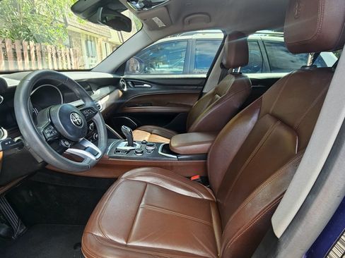 Used 2020 Alfa Romeo Stelvio image 6