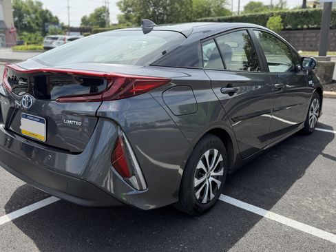 Used 2021 Toyota Prius Prime Limited FWD image 17