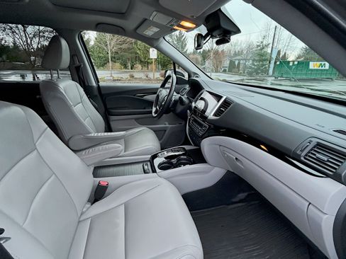 Used 2017 Honda Pilot Touring image 12