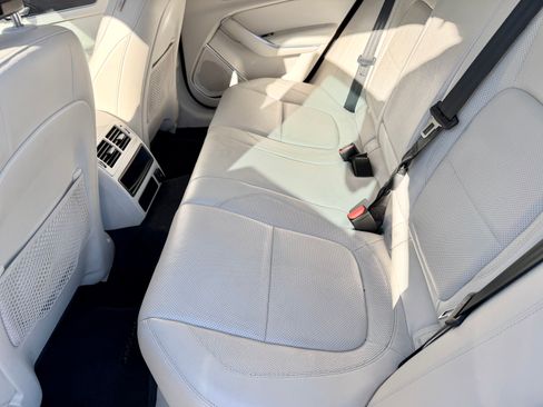 Used 2021 Jaguar XF SE image 11