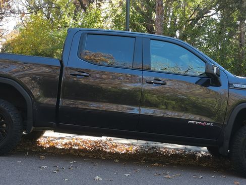 Used 2022 GMC Sierra 1500 AT4X image 29