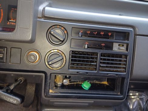 Used 1992 MAZDA B-Series Pickup 4x4 Regular Cab B2600i image 13