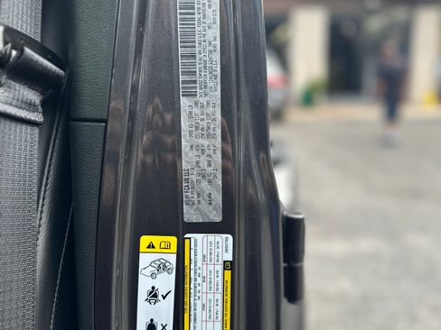 Used 2018 Jeep Wrangler Unlimited Sahara w/ Dual Top Group image 9