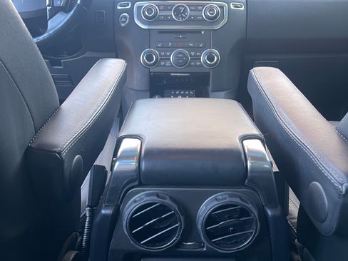 Used 2015 Land Rover LR4 HSE LUX AWD/4WD image 14