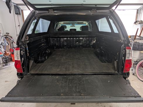 Used 2004 Toyota Tundra Limited image 12