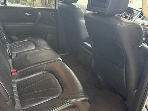 Used 2014 INFINITI QX80 4WD w/ Deluxe Touring Package image 9