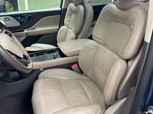 Used 2020 Lincoln Aviator Reserve w/ Equipment Group 202A image 10