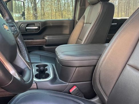 Used 2023 Chevrolet Silverado 2500 High Country w/ Z71 Off-Road Package image 10