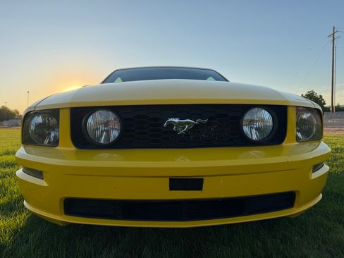 Used 2006 Ford Mustang GT Premium RWD image 8